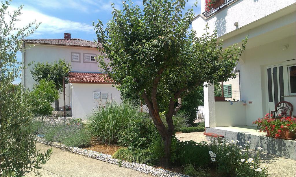 Rooms Hodanic Krk Town Bagian luar foto